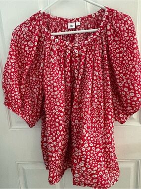 GAP Red White Floral Flowy Top